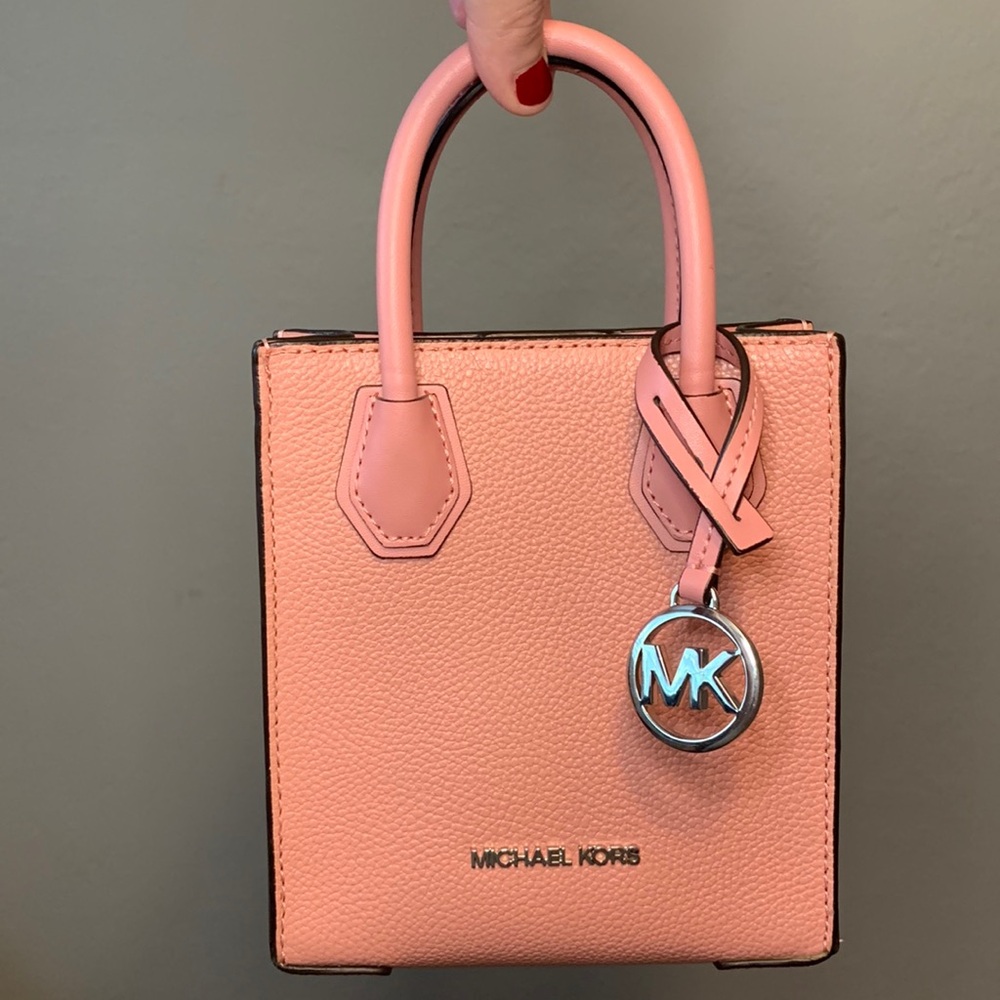EUC - Michael Kors Mercer Extra-Small Pebbled Leather Crossbody Bag in Pink - Picture 5 of 17